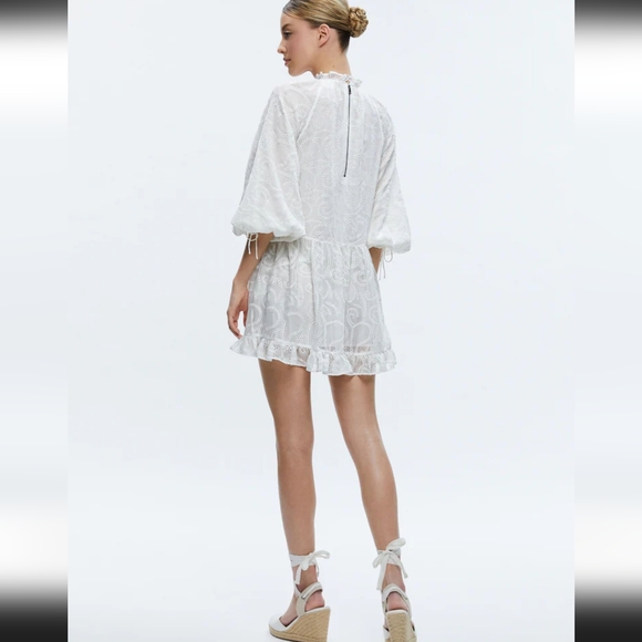 ALICE+OLIVIA Sherrie Gathered 3/4 Sleeves Mini Dress. Off White. Size L - Picture 3 of 16